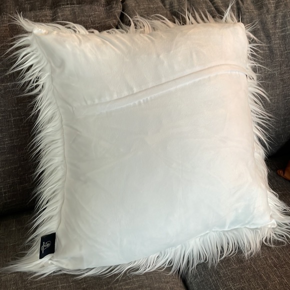 NEW Phantoscope Faux Fur Pillow Case - Picture 6 of 6